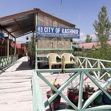 Houseboat - City Of Kashmir Hotel ศรีนาการ์ ภายนอก รูปภาพ