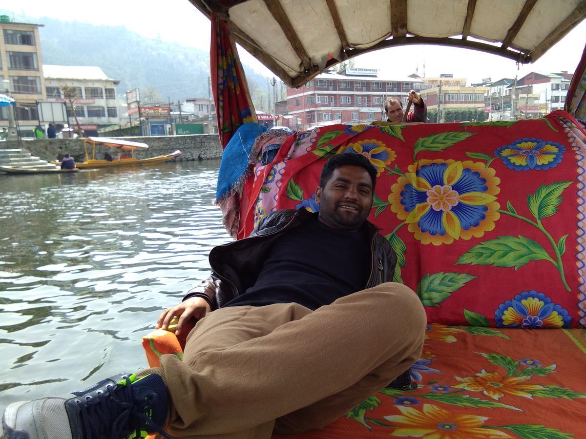 Houseboat - City Of Kashmir Hotel ศรีนาการ์ ภายนอก รูปภาพ